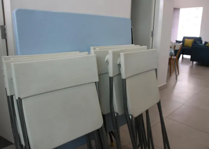 Bricks Terrace House 4R 3Br