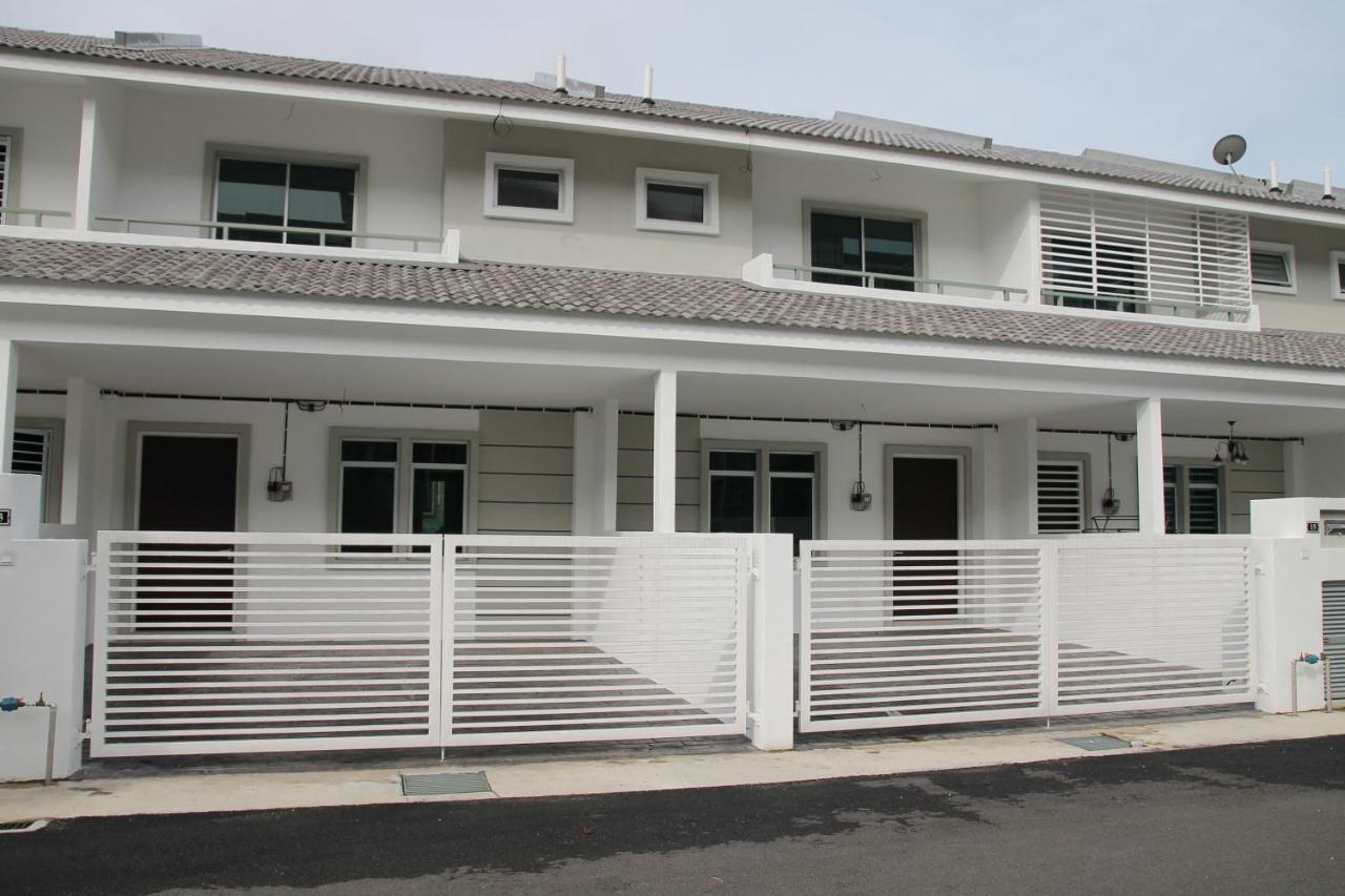 Bricks Terrace House 4r 3br Brinchang